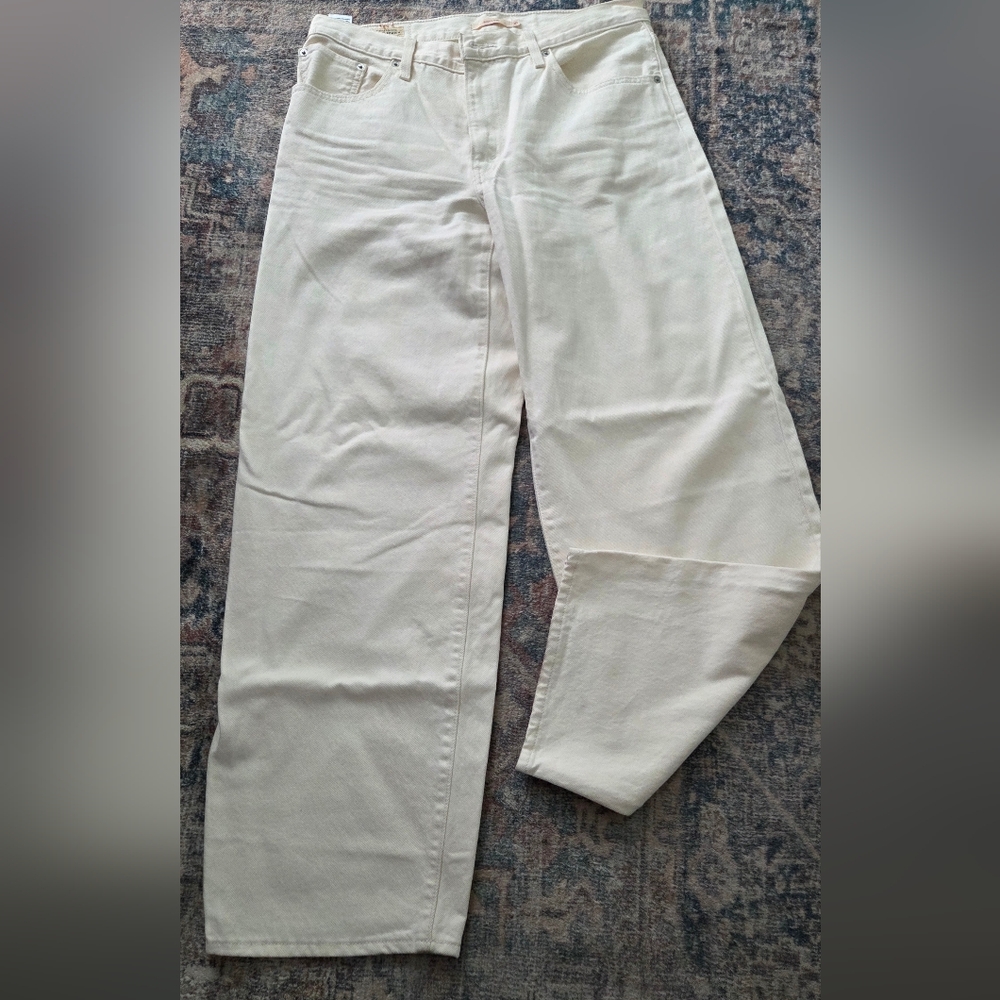 Levi's Baggy Dad Jeans Barely Freezing Off White